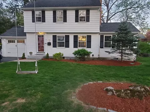 18 Oxbow Rd, Lynnfield, MA 01940