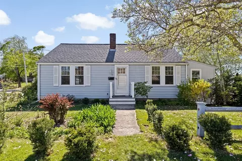 6 Holbrook Rd, Weymouth, MA 02191