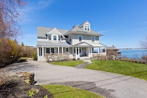 11 Paige St, Hingham, MA 02043