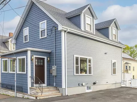 38 Tremont St, Salem, MA 01970