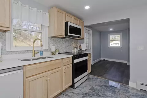 138 Stapleton Rd, Springfield, MA 01109 photo 15