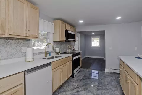 138 Stapleton Rd, Springfield, MA 01109 photo 13
