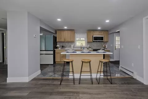 138 Stapleton Rd, Springfield, MA 01109 photo 8