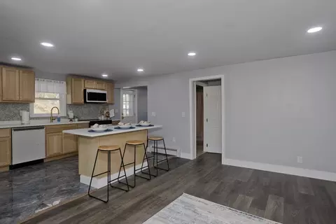 138 Stapleton Rd, Springfield, MA 01109 photo 7