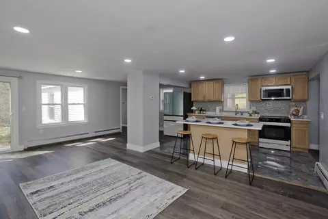 138 Stapleton Rd, Springfield, MA 01109 photo 5