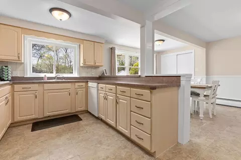358 William St, Stoneham, MA 02180 photo 9