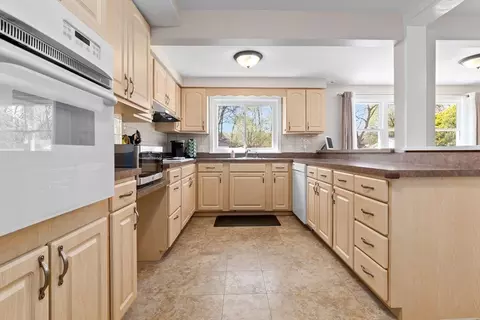 358 William St, Stoneham, MA 02180 photo 11