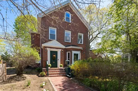 28 Forest St #2, Somerville, MA 02143