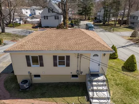 12 Massachusetts Ave, Wilmington, MA 01887