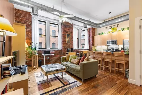 13-17 Willow St #305, Lynn, MA 01901