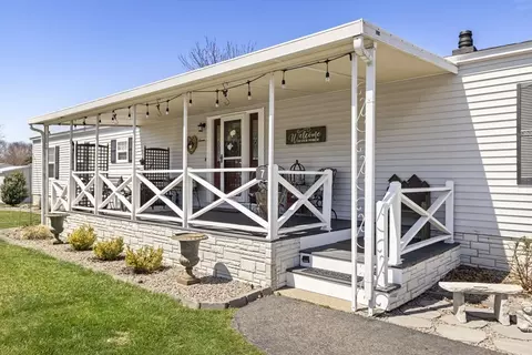 7 Elliott Dr, Plainville, MA 02762