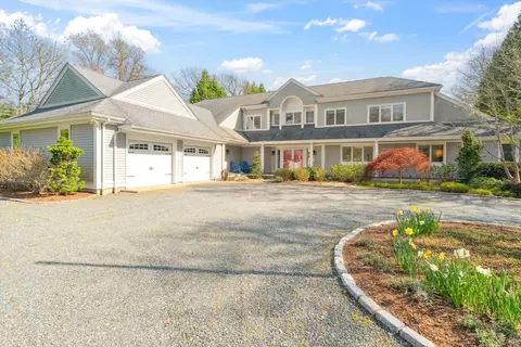 22 Hetty Grn, Dartmouth, MA 02748