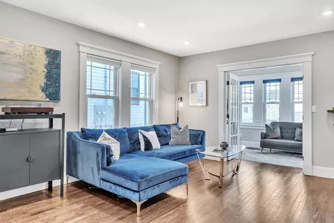 508 Poplar St #1, Roslindale, MA 02131