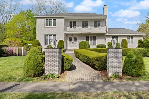 34 Coolidge Rd, Winchester, MA 01890