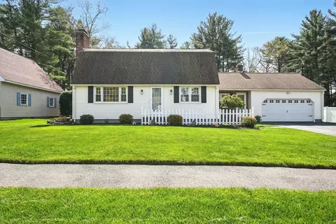 43 Kittredge Dr, Westfield, MA 01085