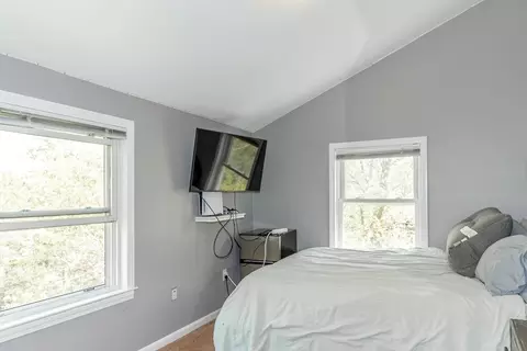 Bedroom - 2 Longfellow St, Beverly, MA 01915 photo 3 of 5