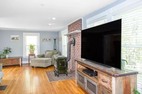 Living - 2 Longfellow St, Beverly, MA 01915 photo 1 of 2