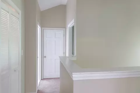 Entry Way - 2 Longfellow St, Beverly, MA 01915 photo 5 of 7