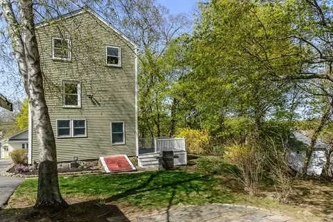 Exterior - 2 Longfellow St, Beverly, MA 01915 photo 5 of 9