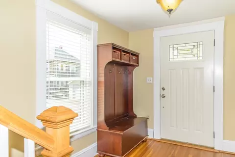 Entry Way - 2 Longfellow St, Beverly, MA 01915 photo 2 of 7
