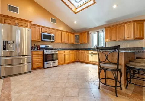 58 Last St, Fall River, MA 02724 photo 8