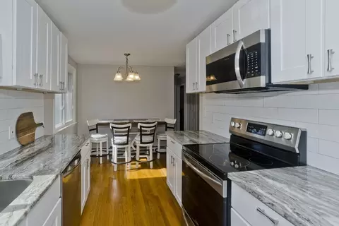 49 Hillside Dr, Springfield, MA 01118 photo 3