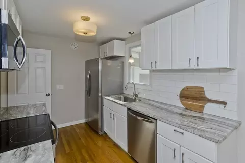 49 Hillside Dr, Springfield, MA 01118 photo 6