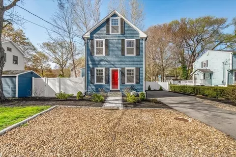 479 Merrimac St, Newburyport, MA 01950
