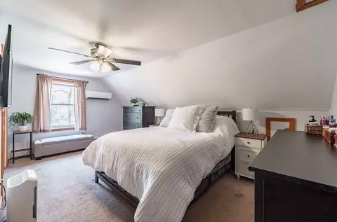 Bedroom - 105 Hamilton St, Springfield, MA 01119 photo 6 of 8