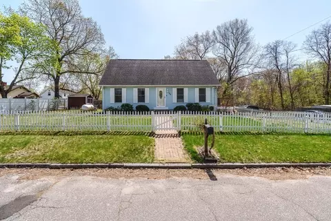 Exterior - 105 Hamilton St, Springfield, MA 01119 photo 8 of 9