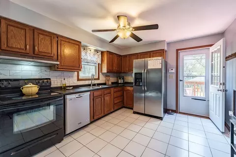 Kitchen - 105 Hamilton St, Springfield, MA 01119 photo 3 of 3