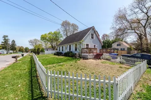 Exterior - 105 Hamilton St, Springfield, MA 01119 photo 2 of 9