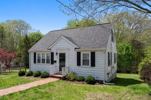 62 Felch Rd, Natick, MA 01760
