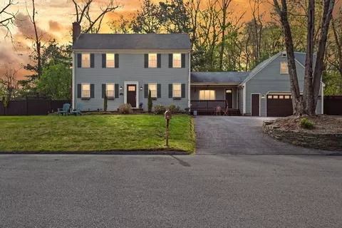 182 Ferncliffe Rd, Seekonk, MA 02771
