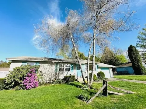 5 Stowell, Northampton, MA 01053