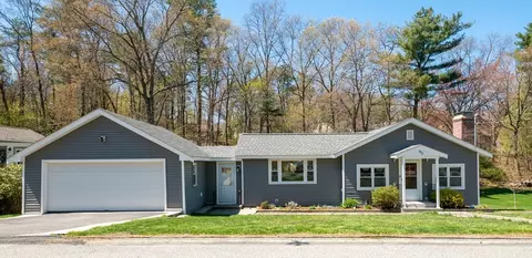 40 Lakeshore Dr, Georgetown, MA 01833
