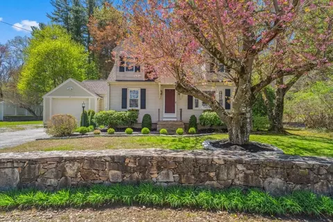 7 Breakneck Hill Rd, Southborough, MA 01772