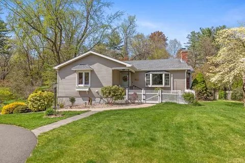 108 Avondale Rd, Longmeadow, MA 01106