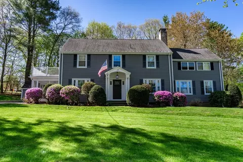 23 Indian Head Rd, Framingham, MA 01701
