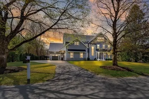 7 Fulton Rd, Lexington, MA 02420