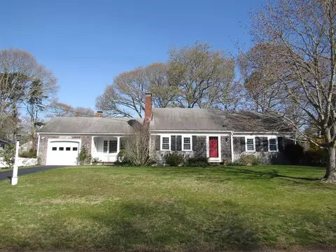 16 Captain Chase Rd, Yarmouth, MA 02664