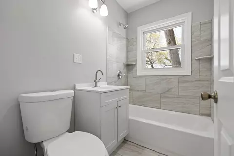 Bath - 592 Prospect St, Chicopee, MA 01020 photo 3 of 3