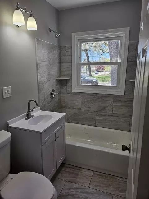 Bath - 592 Prospect St, Chicopee, MA 01020 photo 1 of 3