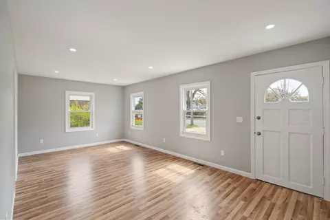 Living - 592 Prospect St, Chicopee, MA 01020 photo 3 of 4