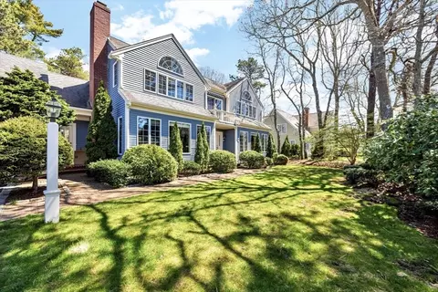 50 Bayshore Dr, Mashpee, MA 02649 photo 4
