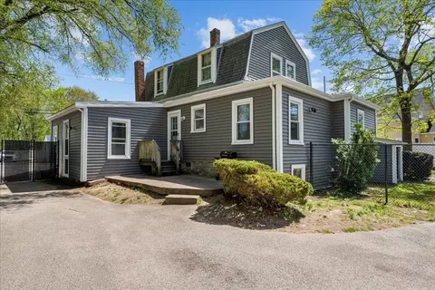 912 S Franklin St, Holbrook, MA 02343