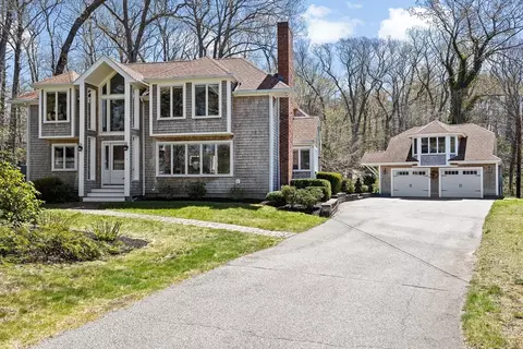 9 Lily Pond Ln, Cohasset, MA 02025