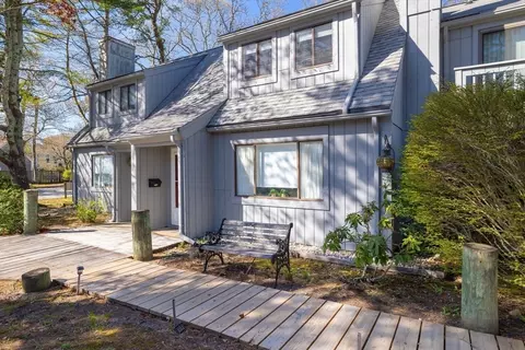 855 W Main St #11, Barnstable, MA 02630