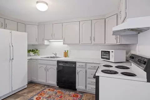855 W Main St #11, Barnstable, MA 02630 photo 13