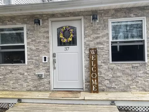 37 Scenic Ave, Webster, MA 01570 photo 2